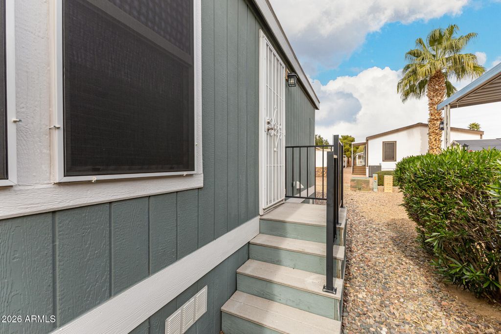 Image 13 of property listing at 18240 N 21ST Street Lot 95, Phoenix, AZ 85022