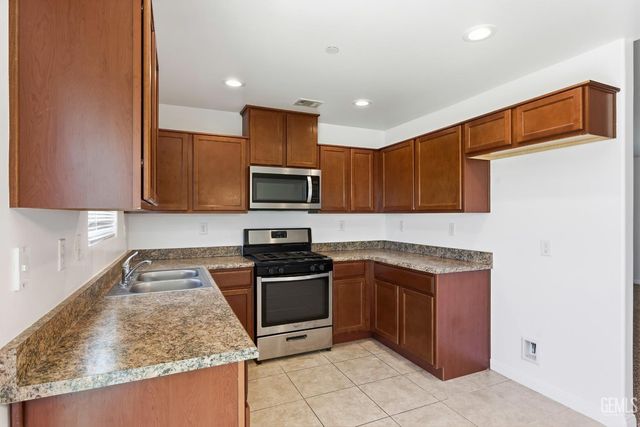 6201 Leo Street, Bakersfield, CA 93307