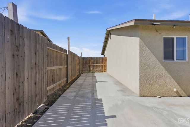 6201 Leo Street, Bakersfield, CA 93307