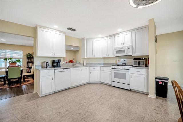 9685 SW 97TH STREET, Ocala, FL 34481