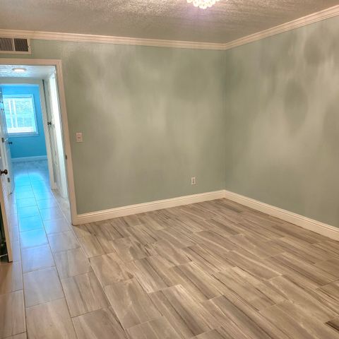 209 W Miracle Strip Parkway, APT B202, Mary Esther, FL 32569