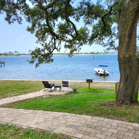 209 W Miracle Strip Parkway, APT B202, Mary Esther, FL 32569