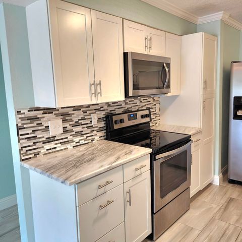 209 W Miracle Strip Parkway, APT B202, Mary Esther, FL 32569