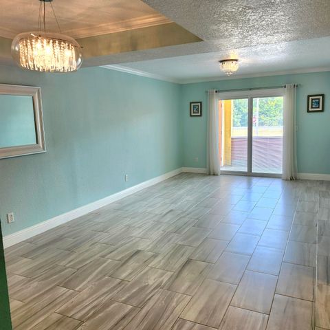 209 W Miracle Strip Parkway, APT B202, Mary Esther, FL 32569