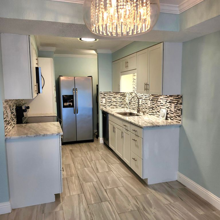 209 W Miracle Strip Parkway, APT B202, Mary Esther, FL 32569