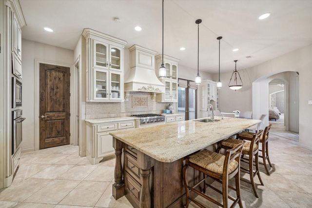 78 Angelique Way, The Woodlands, TX 77382