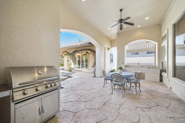 78 Angelique Way, The Woodlands, TX 77382