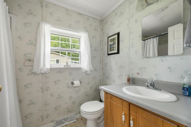 15 Carpenter Park Road, Plymouth, NH 03264