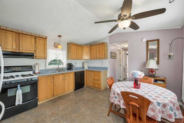 15 Carpenter Park Road, Plymouth, NH 03264