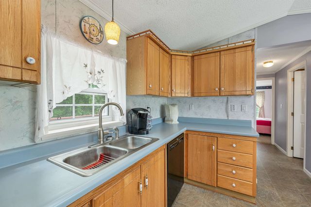 15 Carpenter Park Road, Plymouth, NH 03264