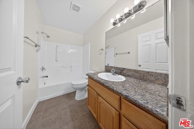 11063 Cumpston Street 104, North Hollywood (los Angeles), CA 91601