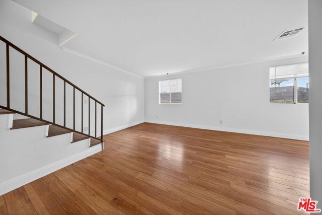 11063 Cumpston Street 104, North Hollywood (los Angeles), CA 91601