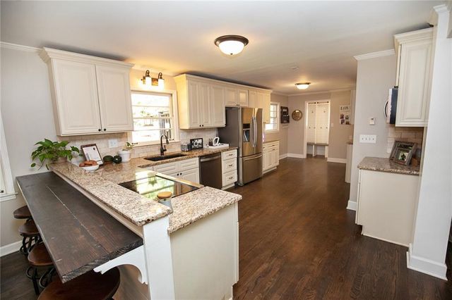 250 Wavetree Drive, Roswell, GA 30075