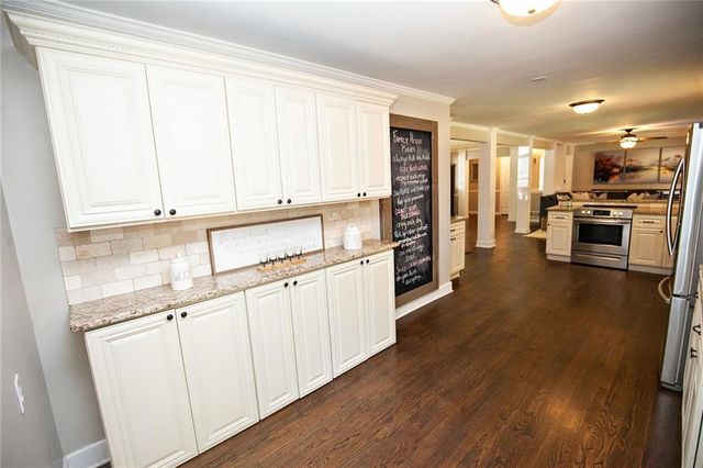250 Wavetree Drive, Roswell, GA 30075
