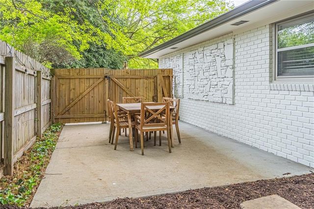 250 Wavetree Drive, Roswell, GA 30075