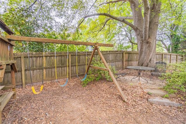 250 Wavetree Drive, Roswell, GA 30075