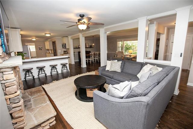 250 Wavetree Drive, Roswell, GA 30075