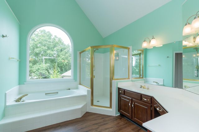 2421 Laurelton Creek Lane, Chattanooga, TN 37421