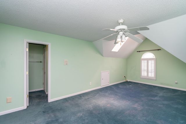 2421 Laurelton Creek Lane, Chattanooga, TN 37421