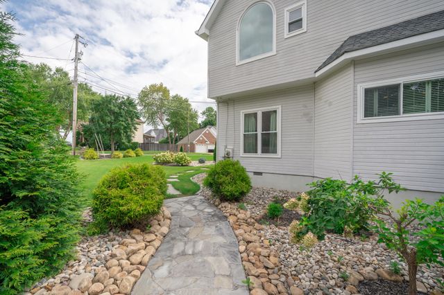 2421 Laurelton Creek Lane, Chattanooga, TN 37421