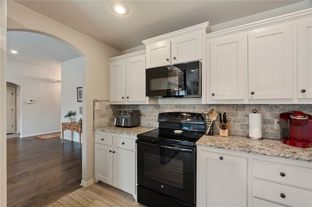 5612 Thomas Road, Fort Smith, AR 72916