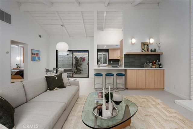 2255 Miramonte West D, Palm Springs, CA 92264