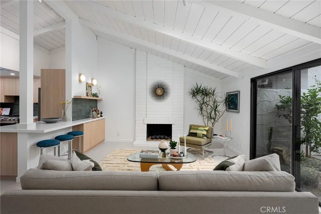 2255 Miramonte West D, Palm Springs, CA 92264