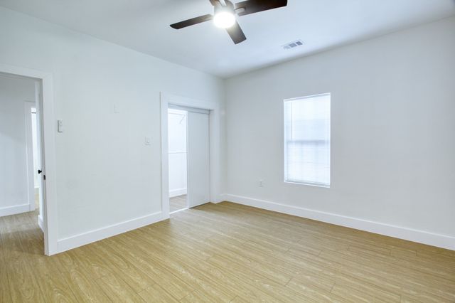 2511 W Lovers Lane, Dallas, TX 75235