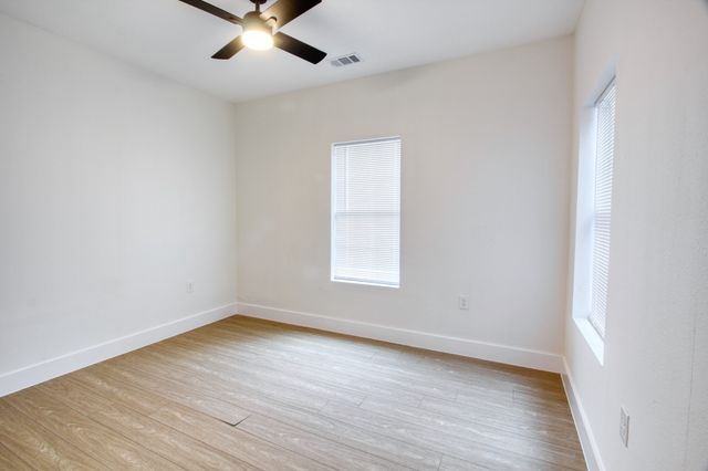 2511 W Lovers Lane, Dallas, TX 75235