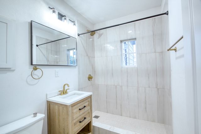 2511 W Lovers Lane, Dallas, TX 75235