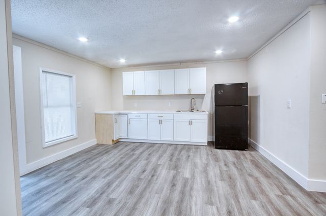 2511 W Lovers Lane, Dallas, TX 75235