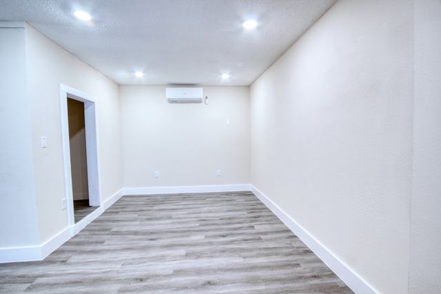 2511 W Lovers Lane, Dallas, TX 75235