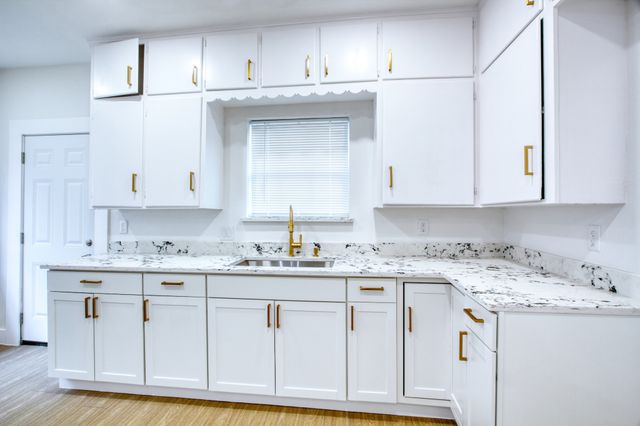 2511 W Lovers Lane, Dallas, TX 75235