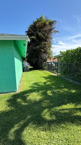 2716 Starwood Circle, West Palm Beach, FL 33406
