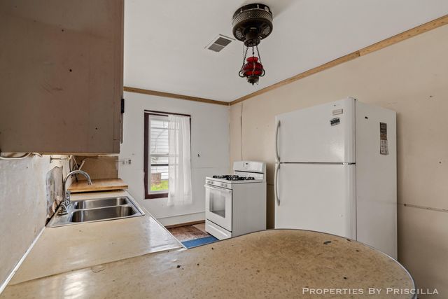 348 Ridgewood Street Se, City Of Kentwood, MI 49548