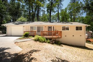 10706 Alta Sierra Dr, Grass Valley, CA 95949