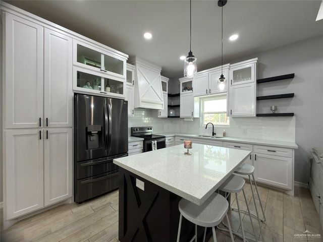 32797 Jorge Street, Los Fresnos, TX 78566