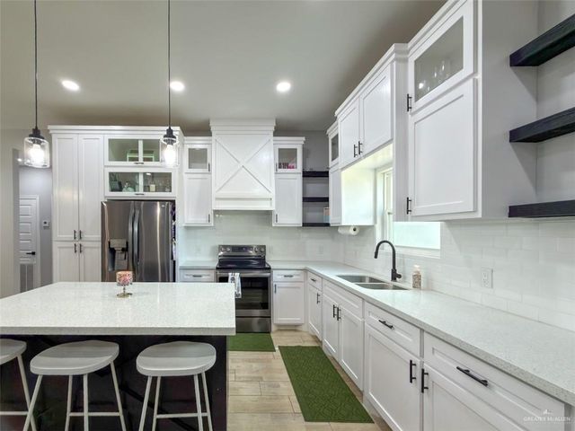 32797 Jorge Street, Los Fresnos, TX 78566