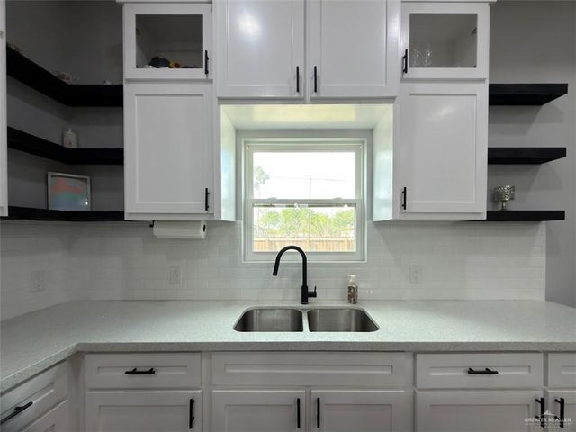 32797 Jorge Street, Los Fresnos, TX 78566