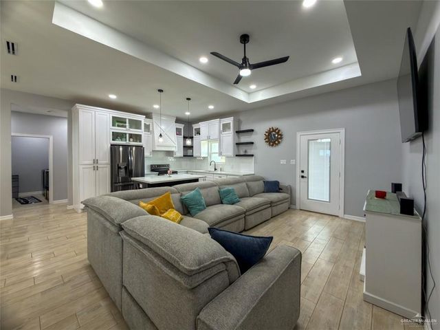 32797 Jorge Street, Los Fresnos, TX 78566