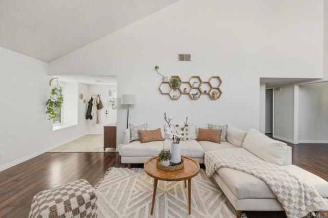 895 Connors Court, Claremont, CA 91711