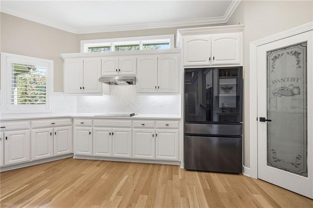 9926 FOUNTAIN Circle, Lenexa, KS 66220