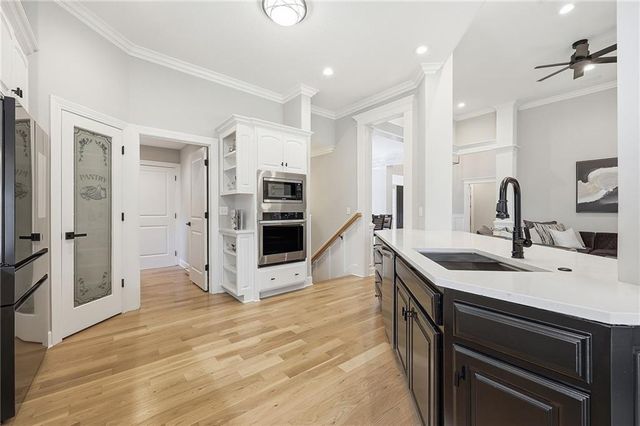 9926 FOUNTAIN Circle, Lenexa, KS 66220