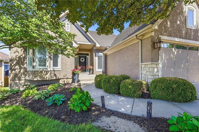9926 FOUNTAIN Circle, Lenexa, KS 66220