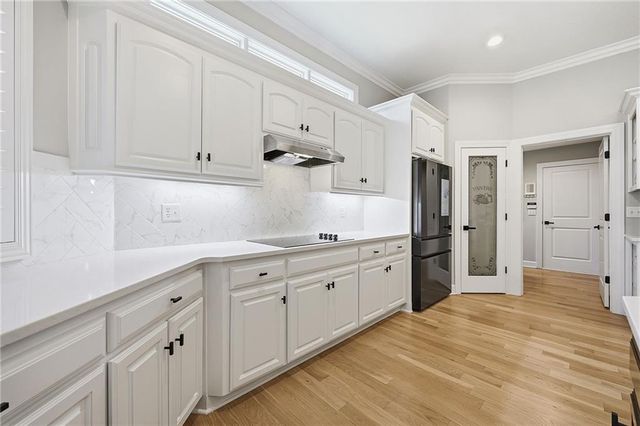 9926 FOUNTAIN Circle, Lenexa, KS 66220