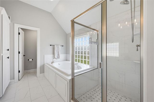 9926 FOUNTAIN Circle, Lenexa, KS 66220