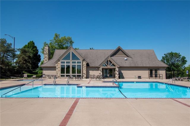 9926 FOUNTAIN Circle, Lenexa, KS 66220