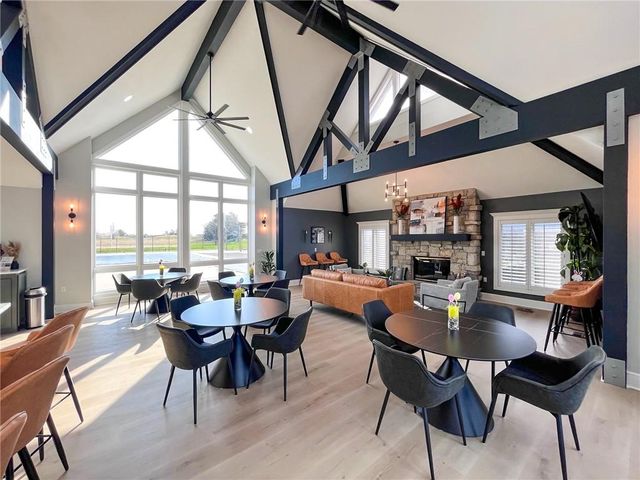 9926 FOUNTAIN Circle, Lenexa, KS 66220