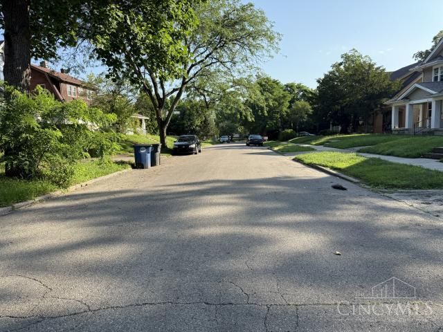 35 Woodcrest Avenue, Dayton, OH 45405