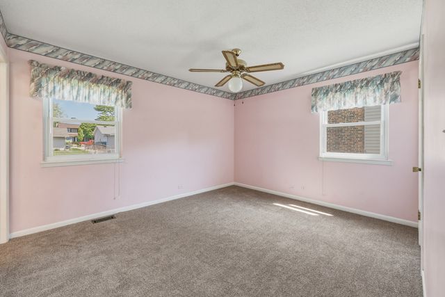 356 Banbury Avenue, Elk Grove Village, IL 60007